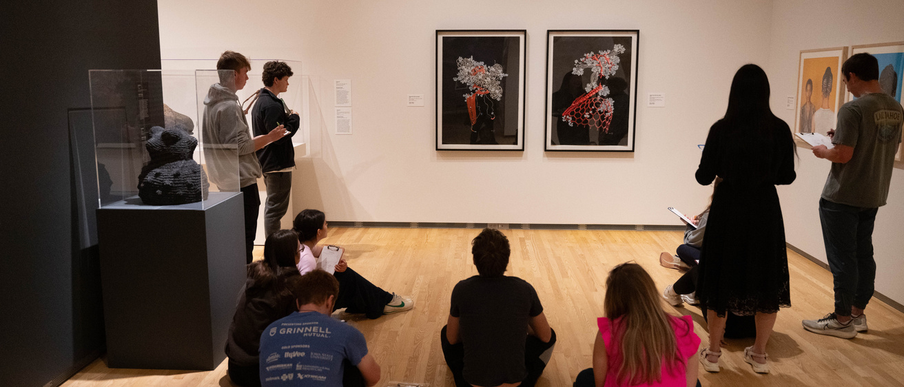 Students get guided tour of Art Museum