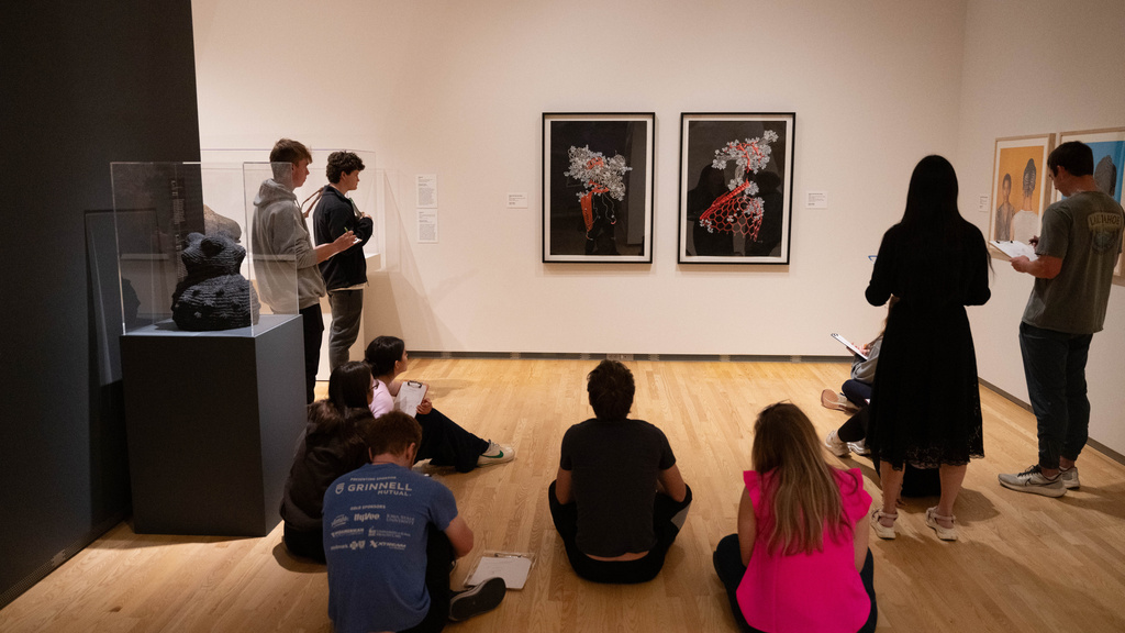 Students get guided tour of Art Museum